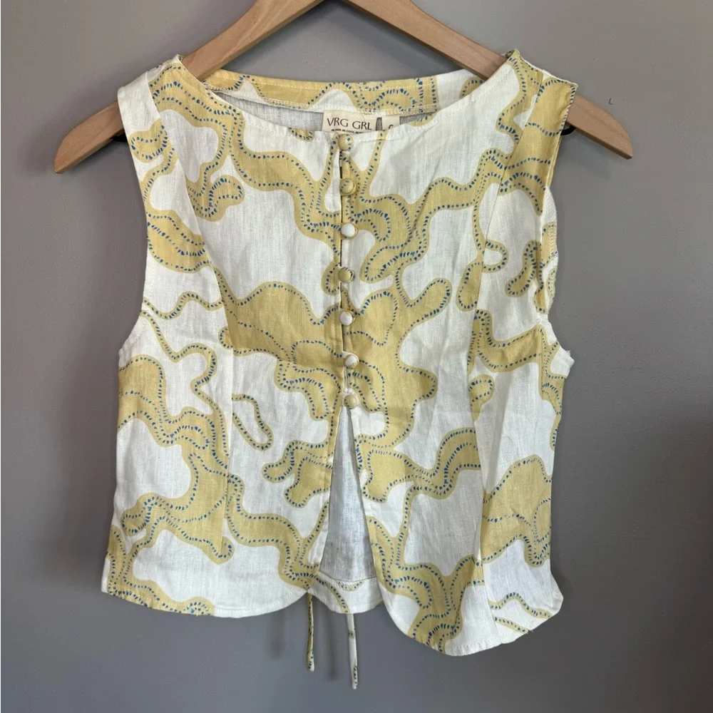 Sleeveless Two-Piece short Set - White & yellow